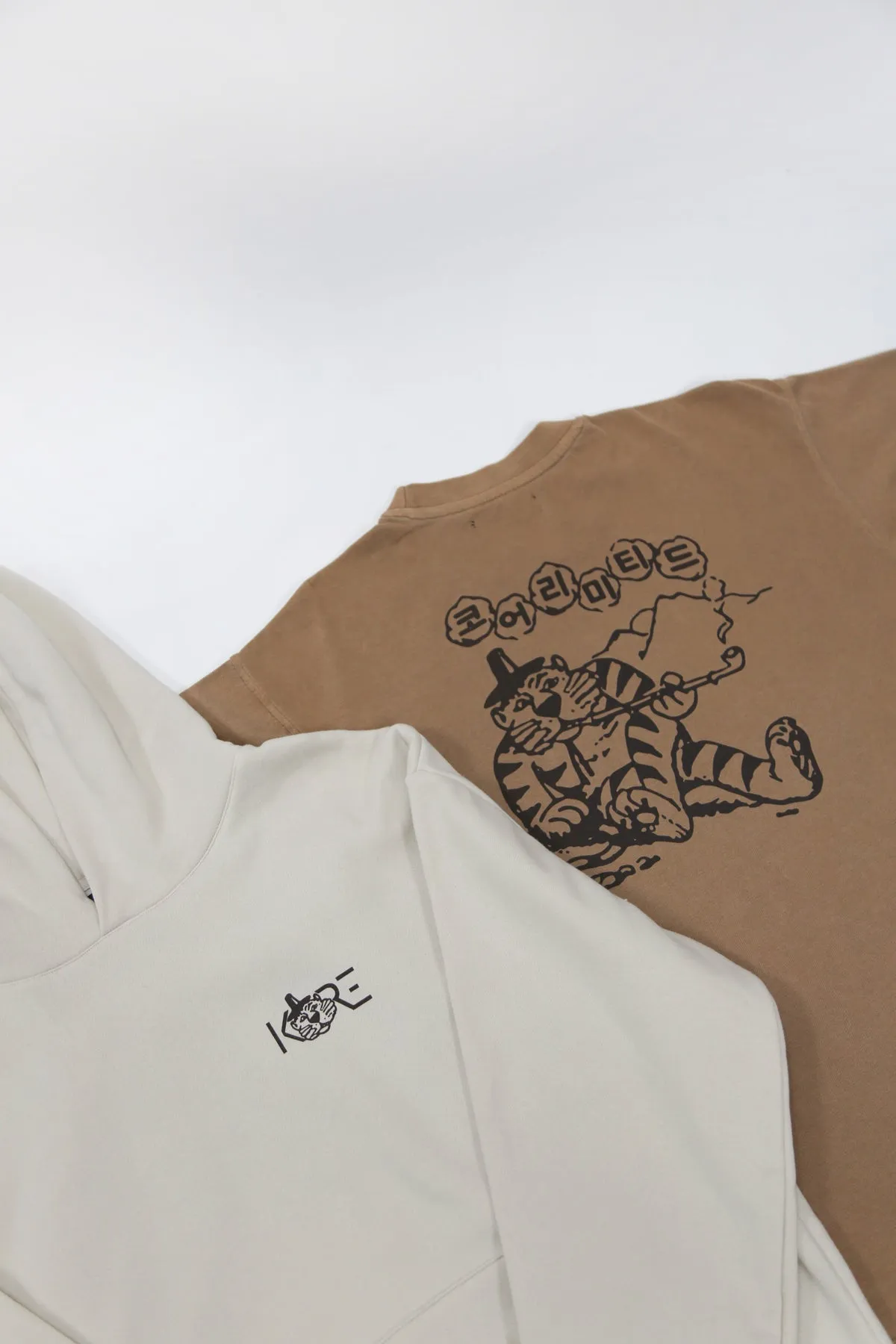 SMOKING TIGER HOODIE (CREAM)